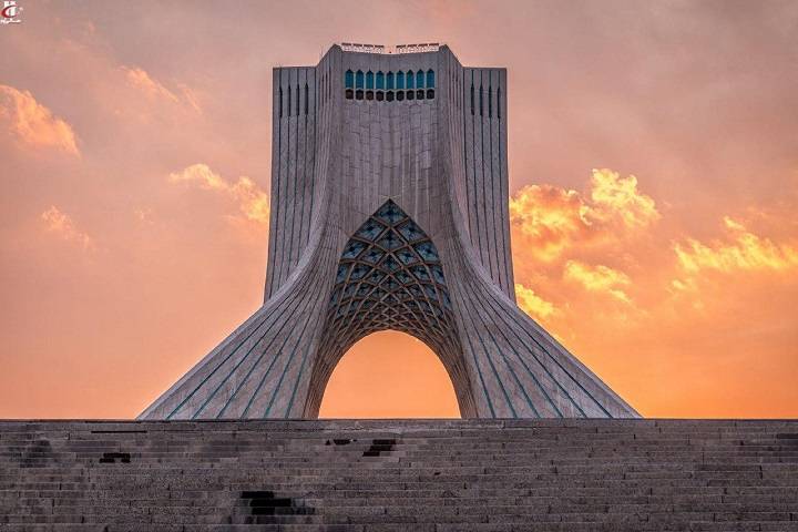 میدان آزادی تهران